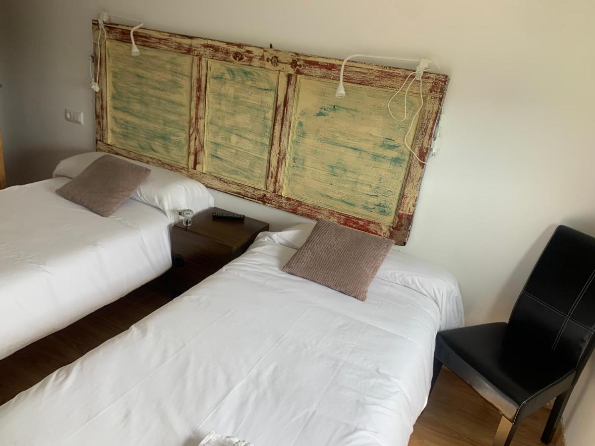 A Cochera Hostel 费罗尔 外观 照片
