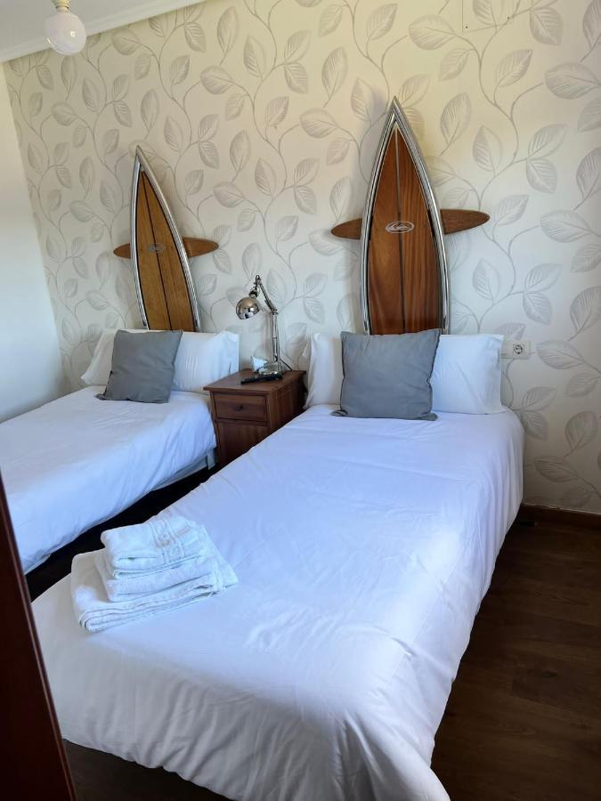 A Cochera Hostel 费罗尔 外观 照片